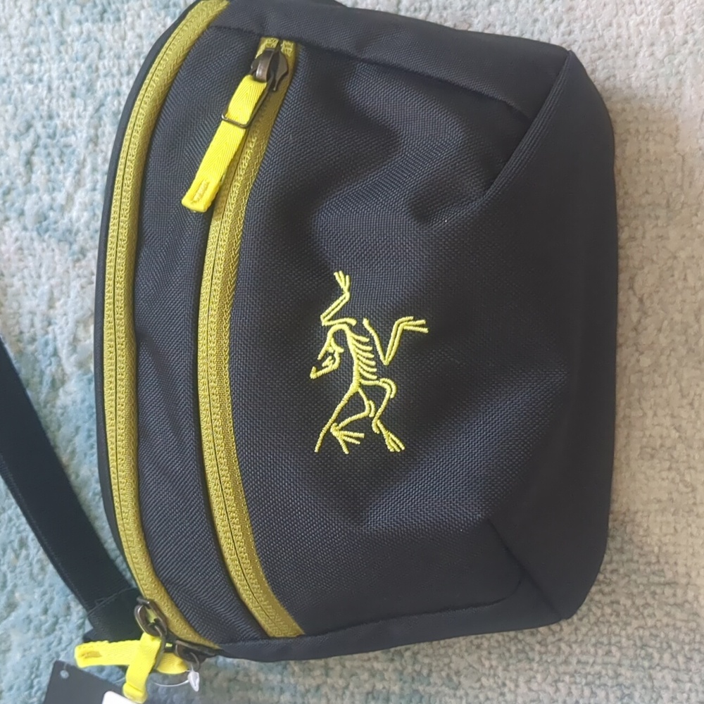 Arc'teryx Mantis 1 Waist Pack - Picture 2 of 8